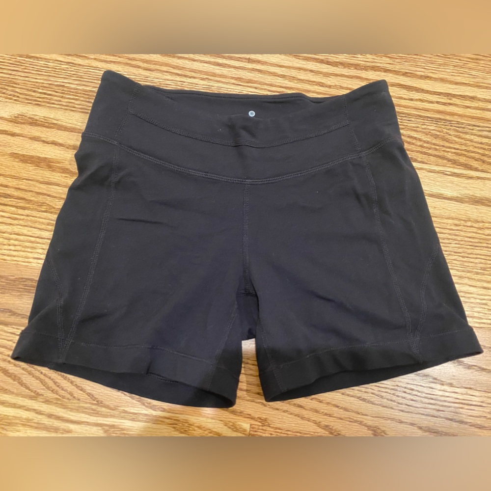 Black size small kick booty athleta shorts